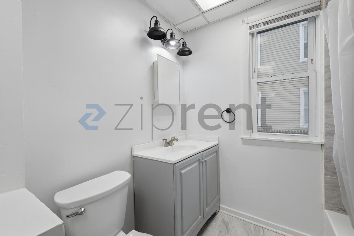 Building Photo - 62 Rowe Ave