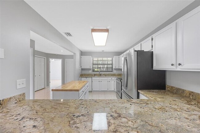 Building Photo - 6654 Tannin Ln