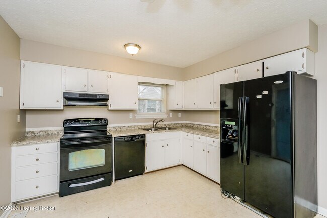 Building Photo - 10509 Hillpark Dr