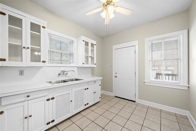 Building Photo - 502 11th St N