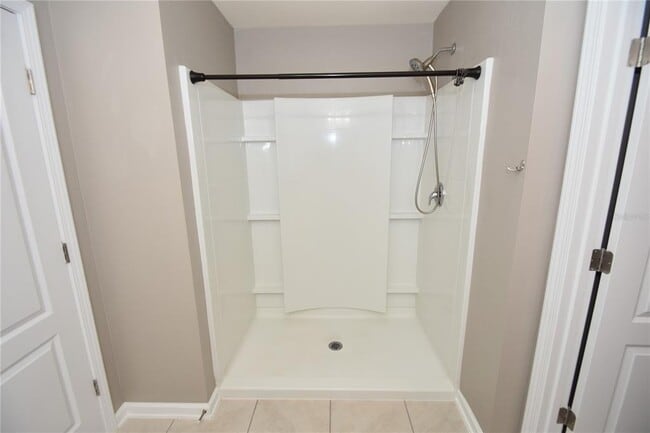 Building Photo - 207 Redbud Rd