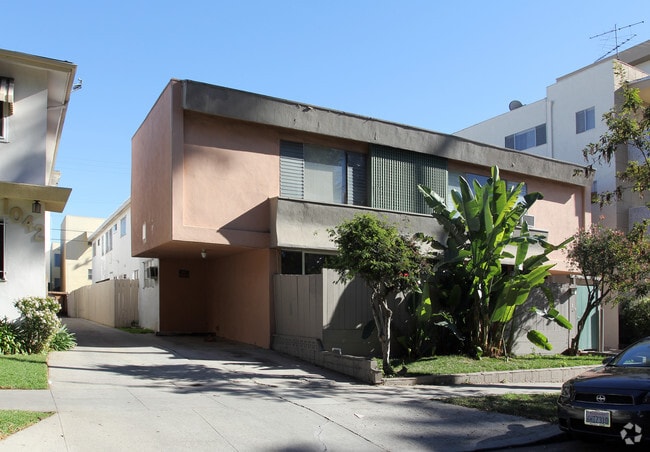 Primary Photo - 1036 N Orange Grove Ave