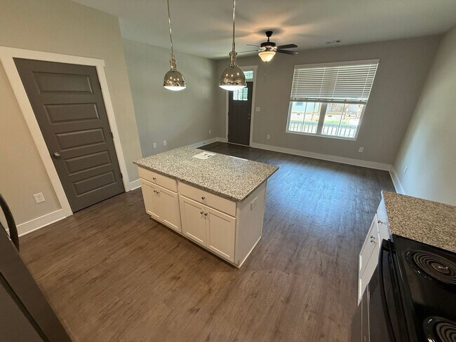 Building Photo - 247 Madison Heights