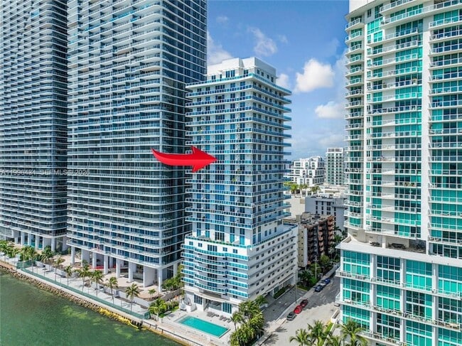 Building Photo - 700 NE 25th St