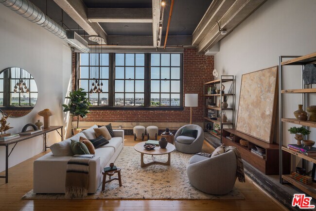 Building Photo - 1850 Industrial St