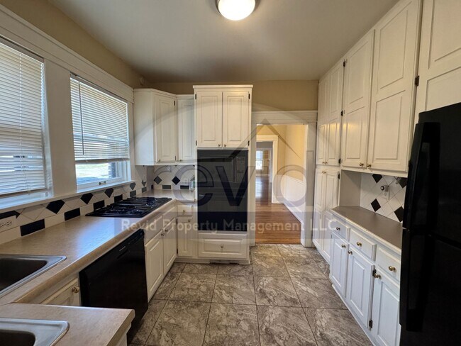 Building Photo - MALLORY 255