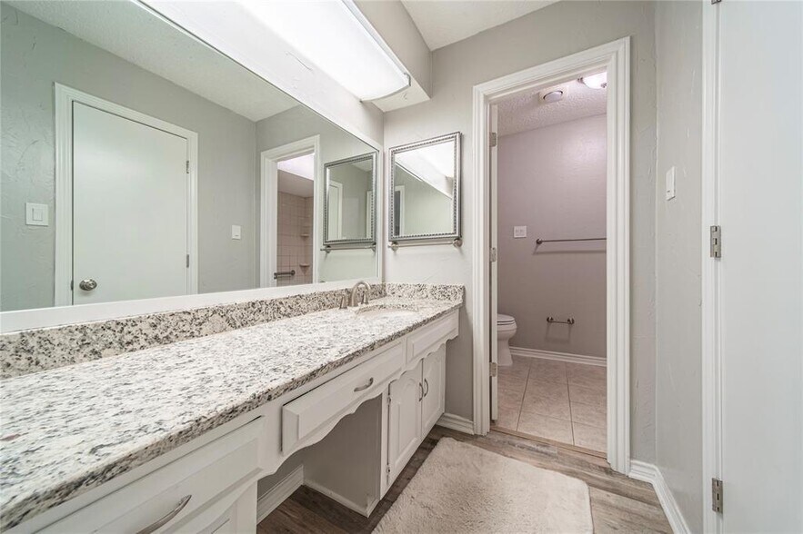 Building Photo - 408 Shoreview Dr