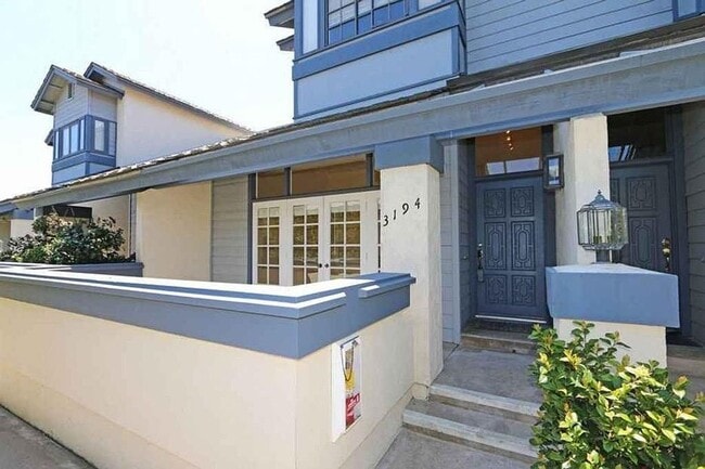 Building Photo - Spacious 2 Bedroom 2-1/2 Bathroom Townhome...