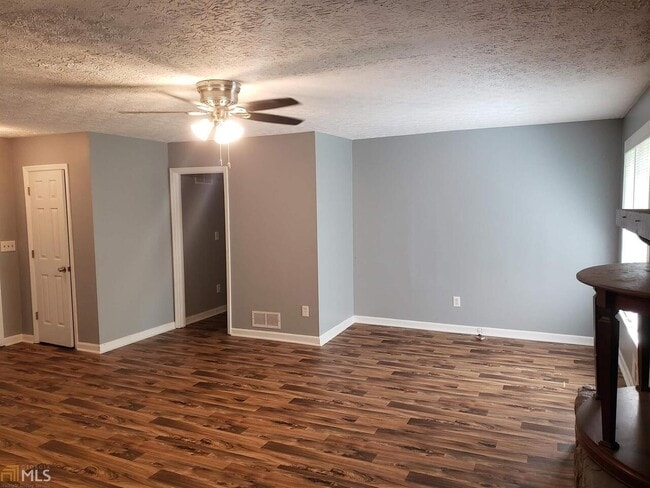 Building Photo - 7352 Aubrey Dr