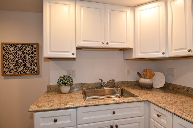 Building Photo - 601 G St SW