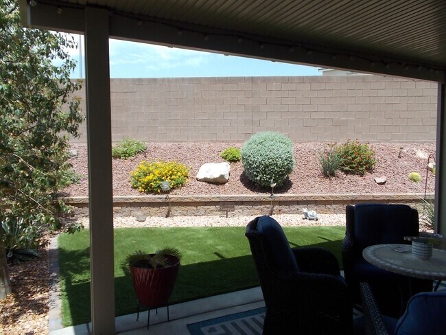 Building Photo - Beautiful 4 Bedroom Home