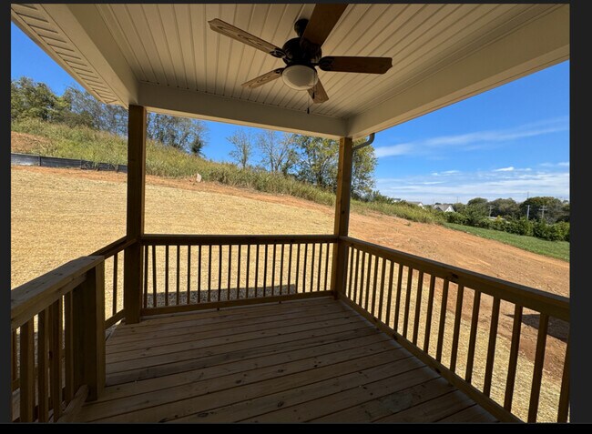 Building Photo - 106 Millbrook Dr