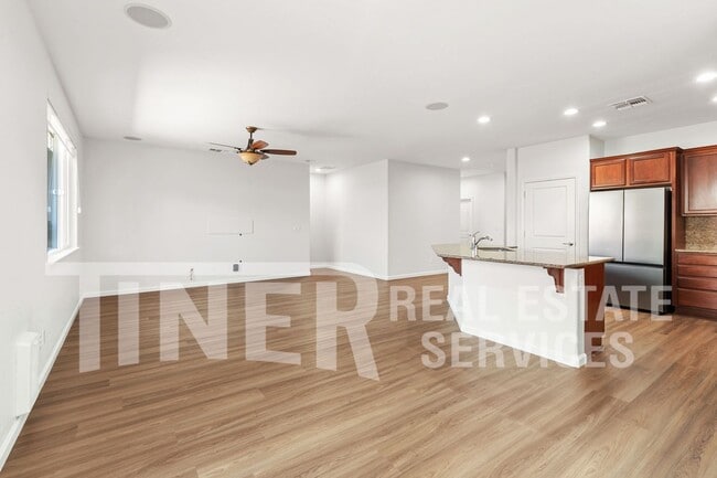 Building Photo - 9656 Oakham Way