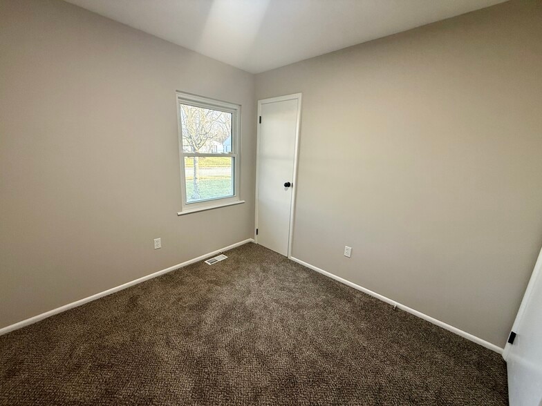 Building Photo - 4161 Grayfriars Ln