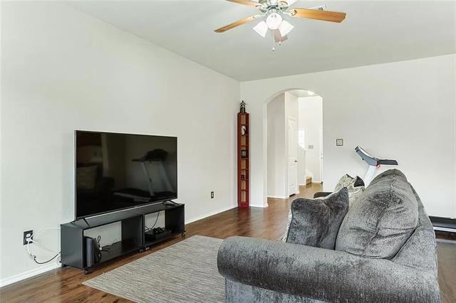 Building Photo - 1402 Bent Grass Dr