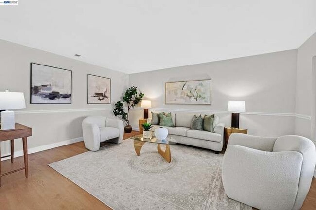 Building Photo - 6877 Rayland Ct
