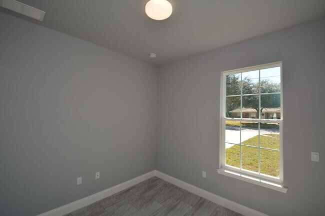 Building Photo - 25 Rosepetal Ln