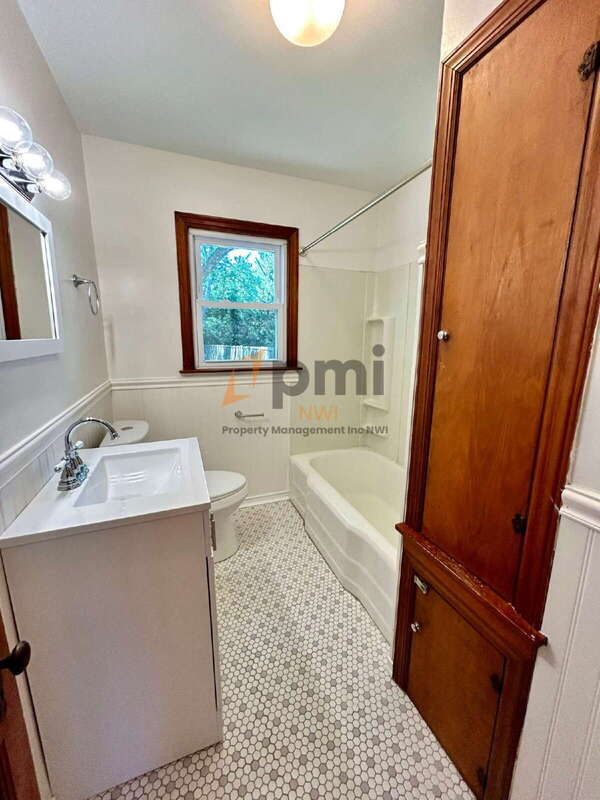 Building Photo - 9344 Keilman St
