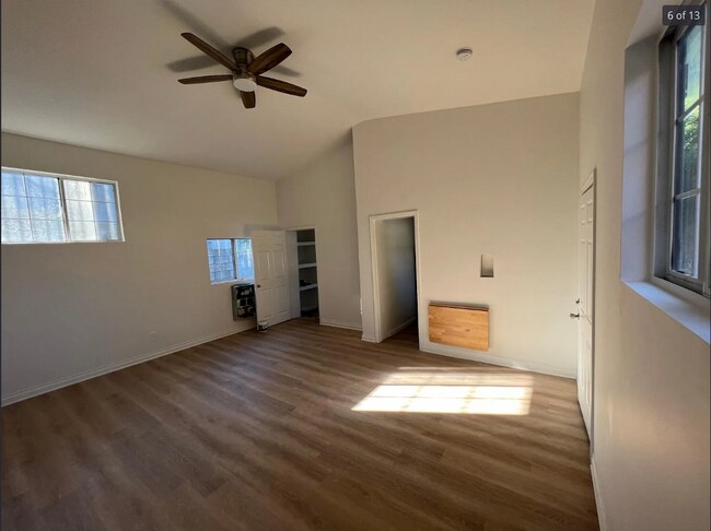 Building Photo - 1725 Kent St