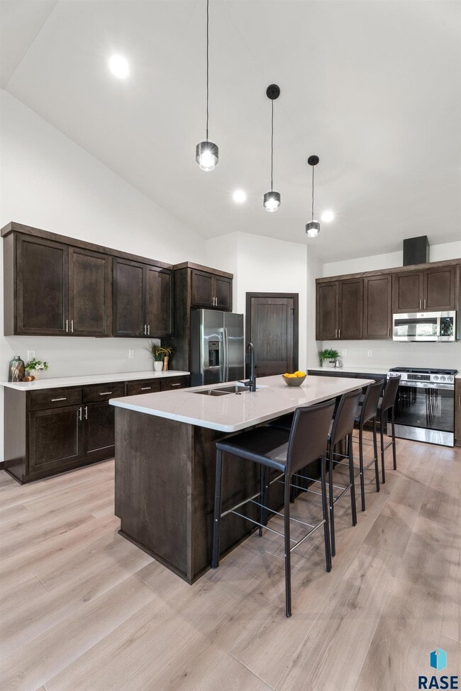 Building Photo - 1113 S Foss Ave