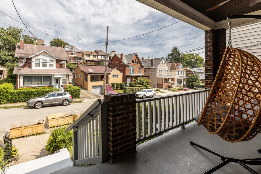 Building Photo - 746 Loretta St