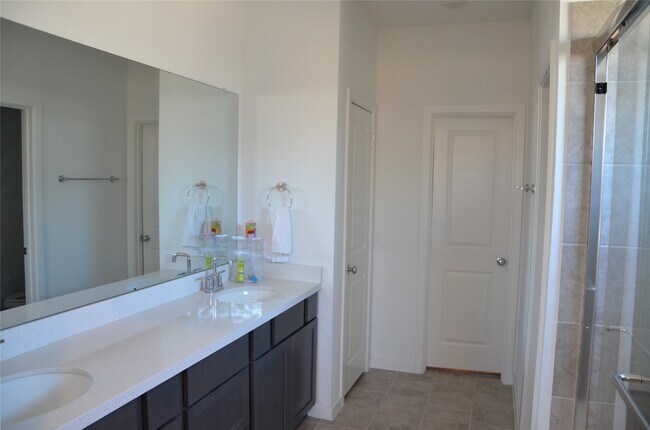 Building Photo - 9639 Lily Vis Ln