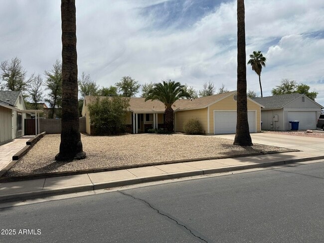 Primary Photo - 4923 W Gail Dr