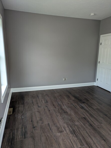 Building Photo - 16 Barrows St