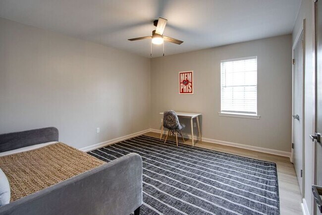 Building Photo - FIRST FULL MONTHS RENT FREE WITH A 13 MONT...