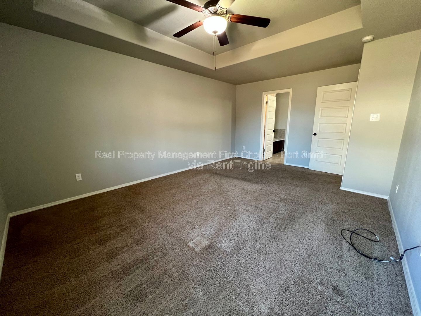 Building Photo - 423 Ridge Point Dr