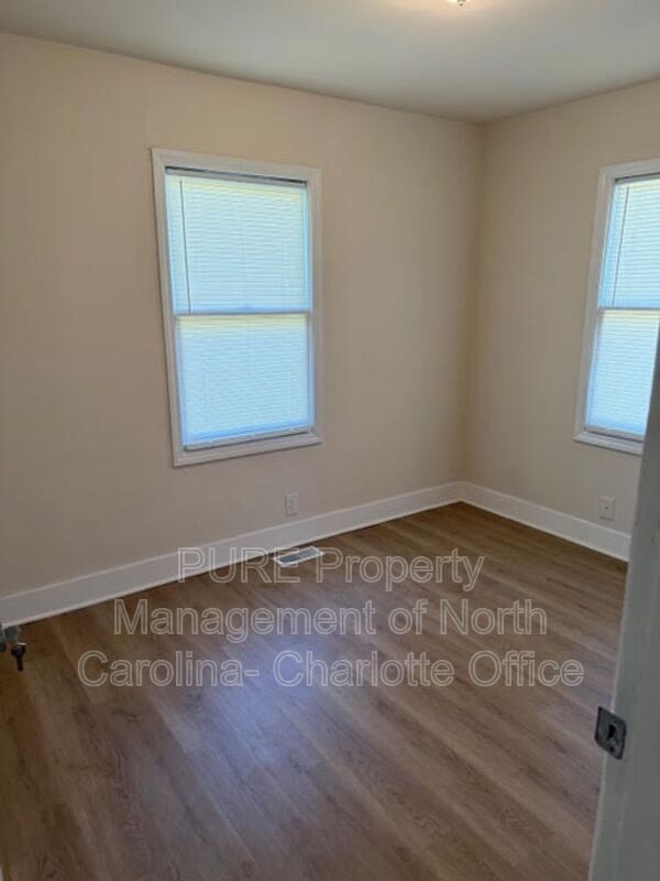 Building Photo - 1732 Newland Rd