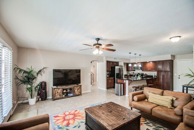 Building Photo - 4bd, 3ba on Arrowhead Golf Course!