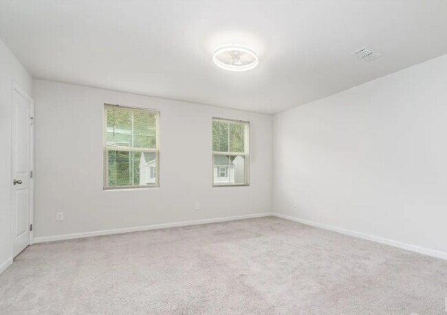 Building Photo - 1925 Pin Hook Rd