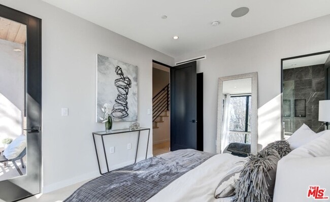 Building Photo - 4429 Tujunga Ave