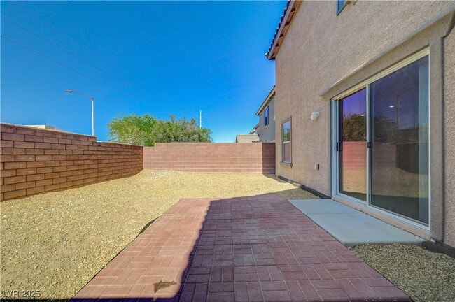 Building Photo - 9252 Valley Ranch Ave