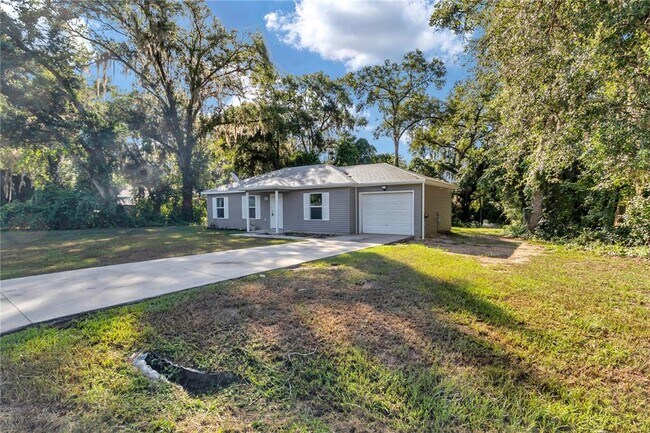 Building Photo - 460 Locust Rd