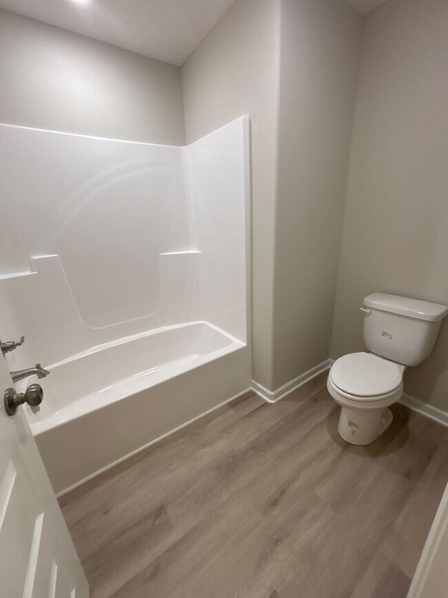 Building Photo - BRAND NEW 4 Bed 3.5 Bath Townhome Near The...