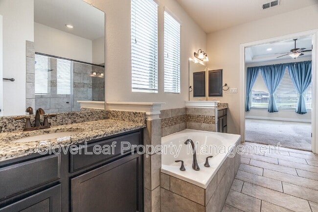 Building Photo - 908 Sussex Cove