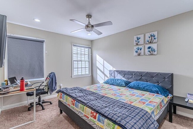 Building Photo - 305 Raymound Blvd