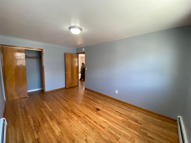 Building Photo - 468 Avenue A
