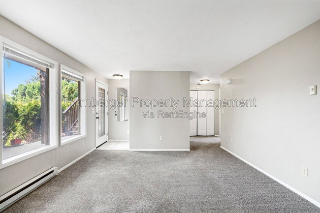 Building Photo - 2605 E Upriver Dr