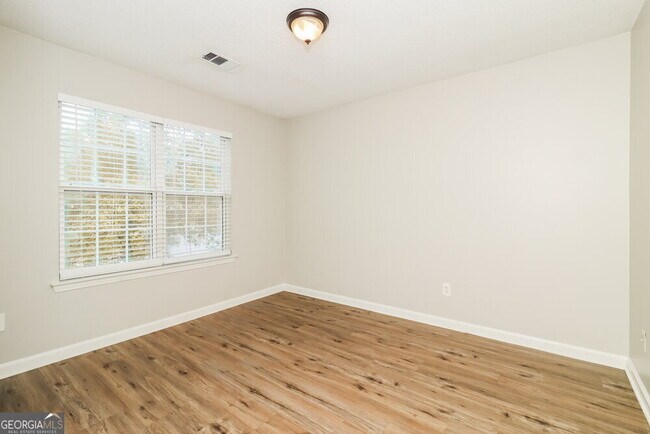 Building Photo - 118 Bainbridge Ct