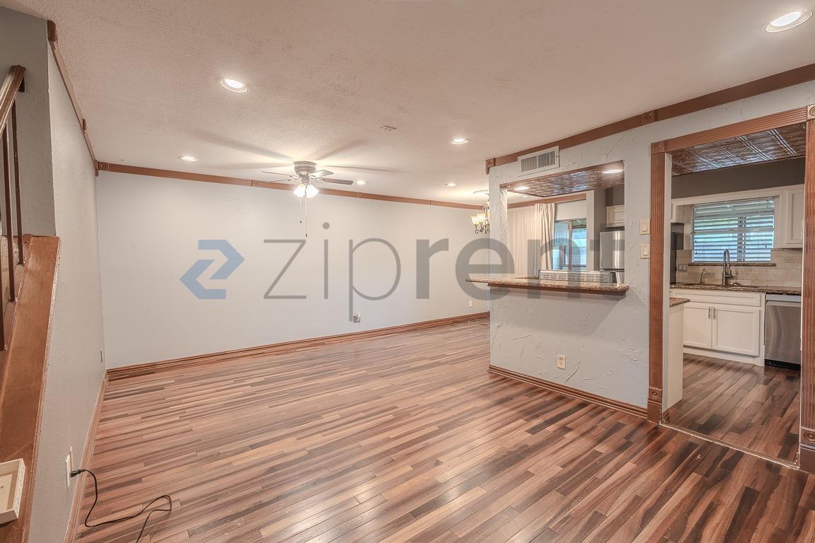 Building Photo - Unit 403