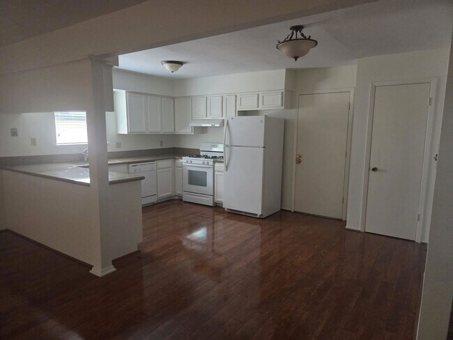 Building Photo - 21 N Waxberry Rd