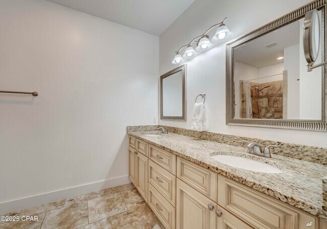 Building Photo - 6813 S Lagoon Dr