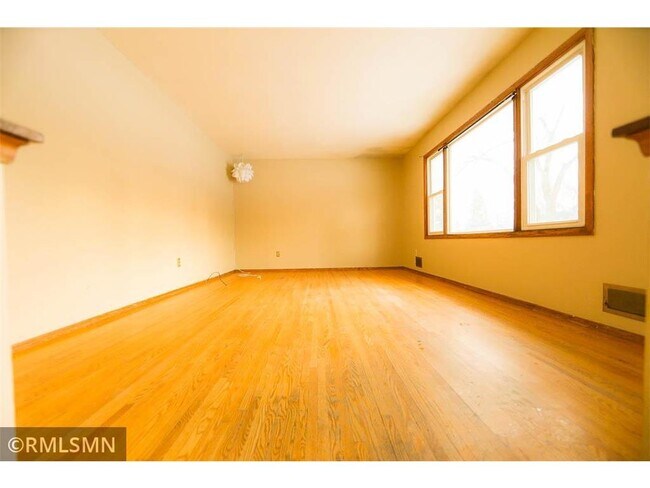 Building Photo - 13113 Irving Ave S