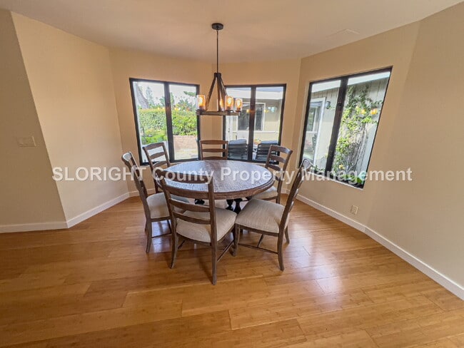 Building Photo - AVAILABLE NOW - Beautiful 2 Bed, 2 Bath Pi...