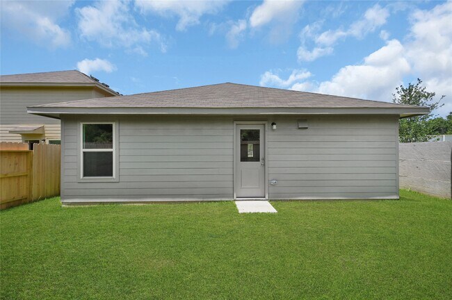 Building Photo - 17942 Becker Lndg Dr