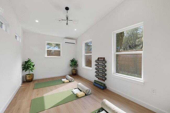 Building Photo - 8202 Cache Dr