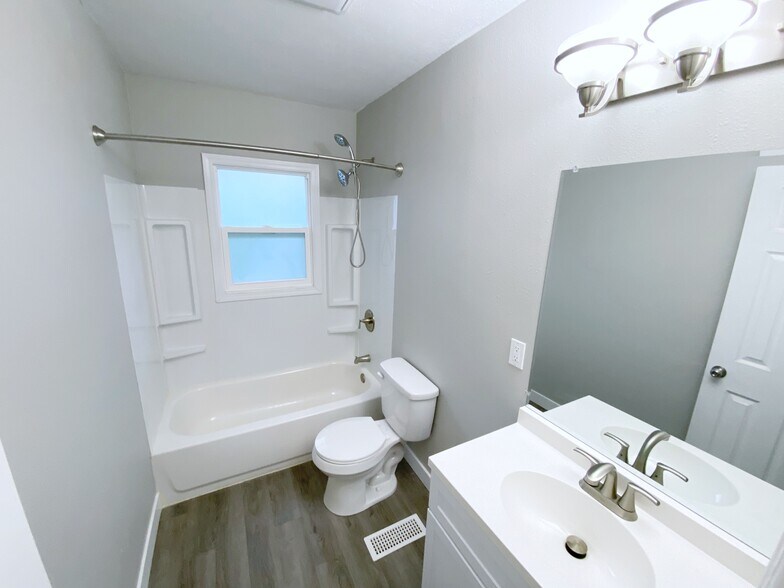 Bathroom - 234 Park Pl